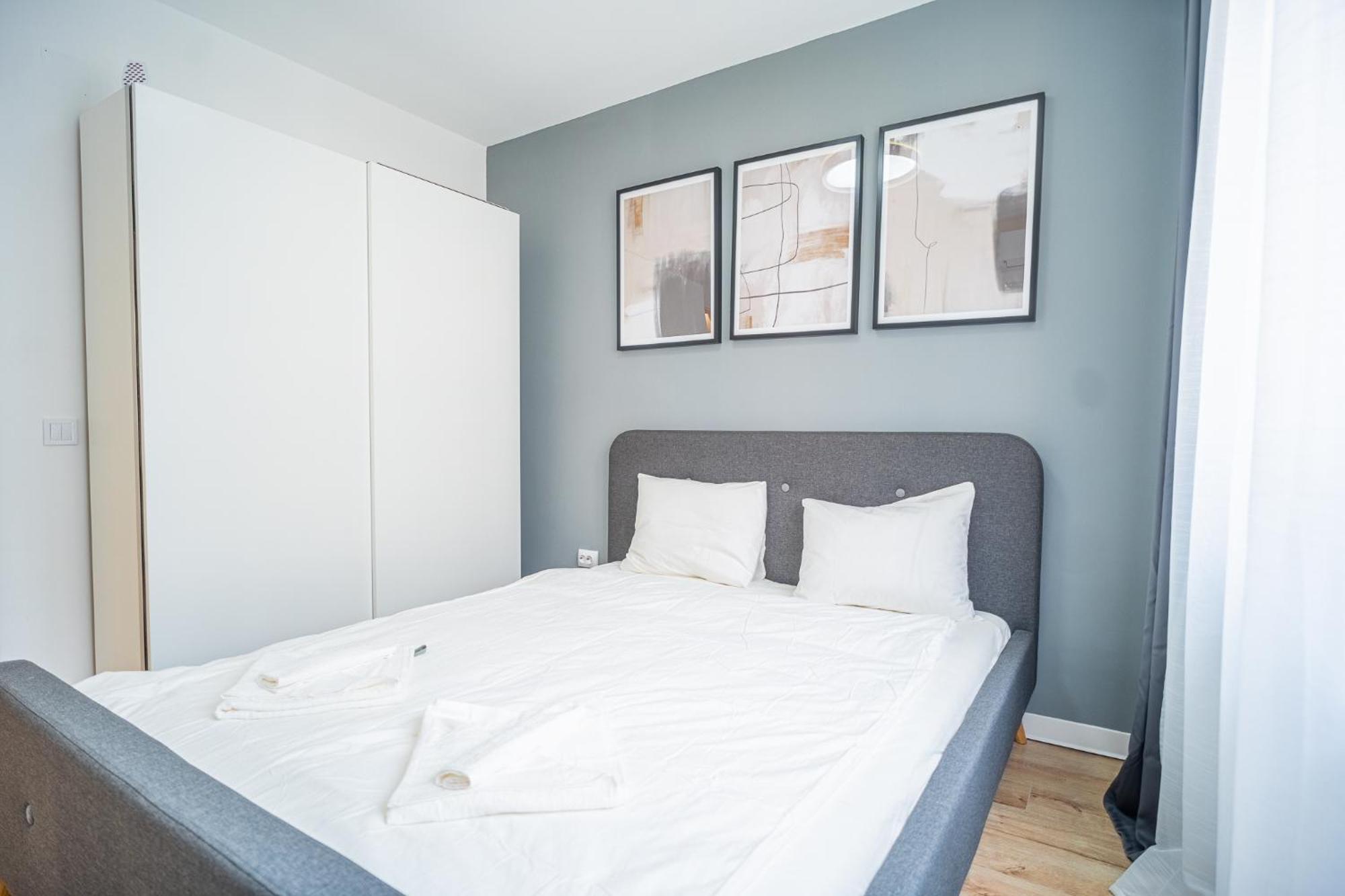 Spacious Newly Renovated 2Br Apartments With Balcony Bucharest Exterior photo